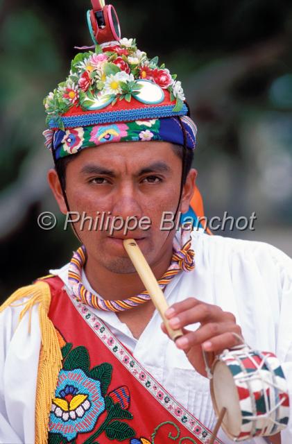 mexique 01.JPG - Portrait d'un voladores, joueur de flûteMexique